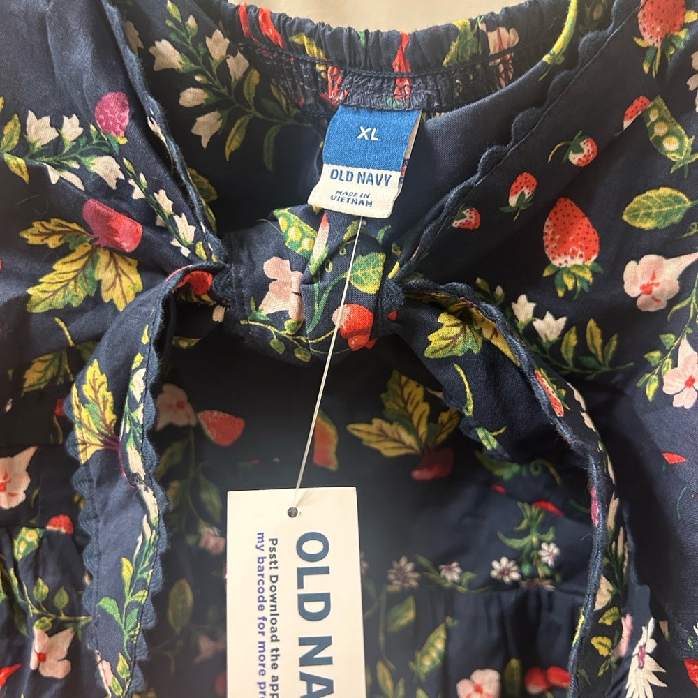 Old Navy Navy Floral Cropped Tank Top - Picture 4 of 4